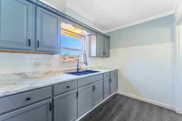 $2,150 | 2116 South 21st Avenue, Broadview, IL 60155