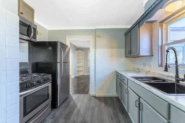 $2,150 | 2116 South 21st Avenue, Broadview, IL 60155