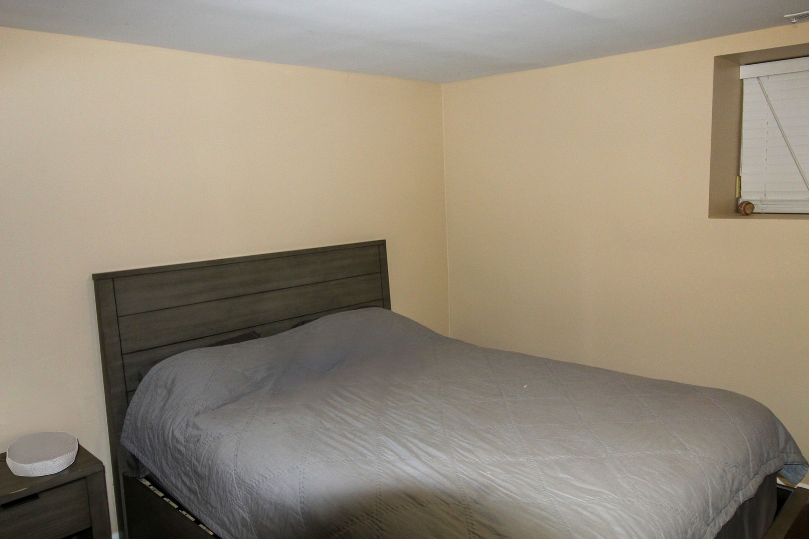 815 South Bell Avenue Chicago, IL 60612 - Photo 16 of 39 a close up of a toilet