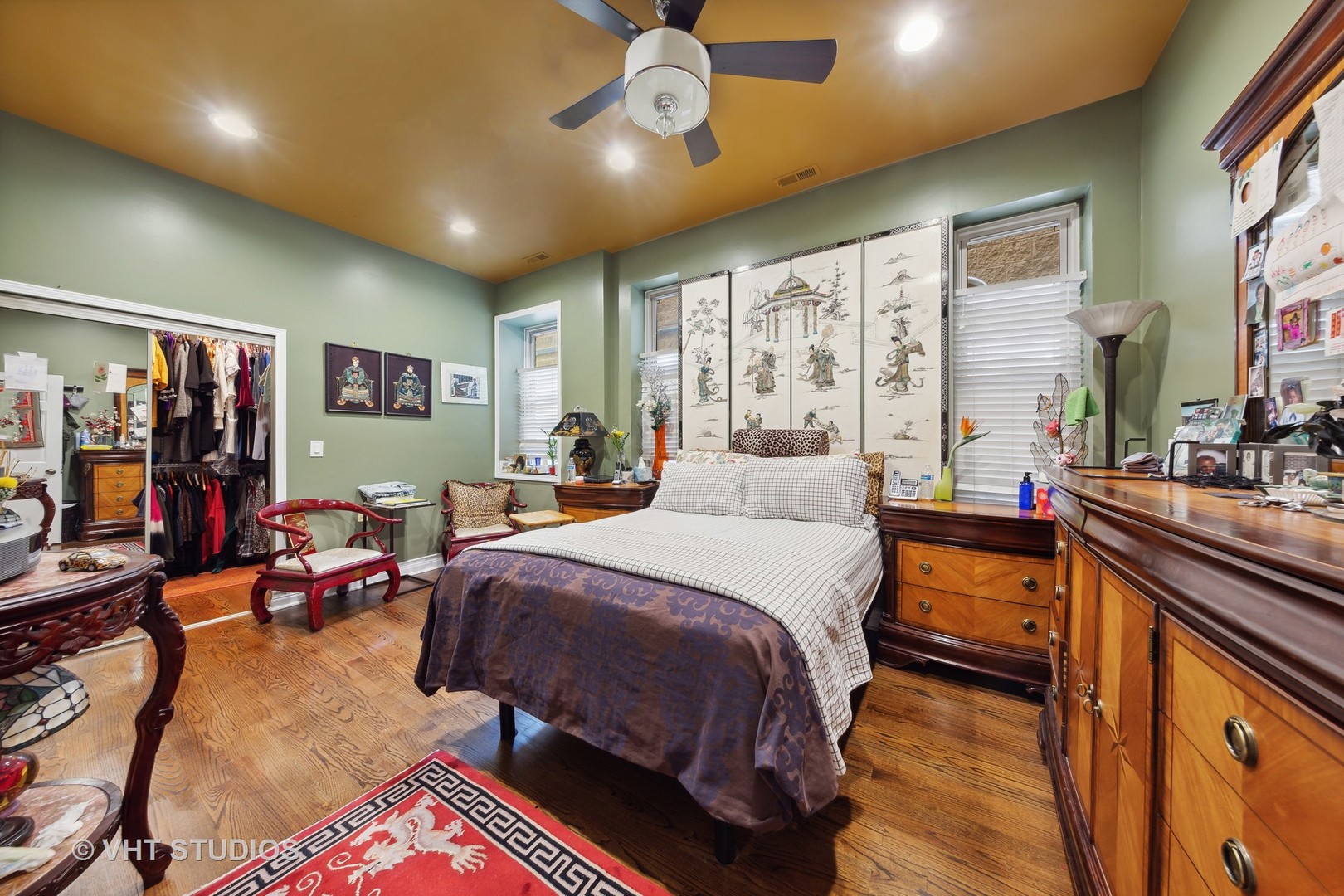 815 South Bell Avenue Chicago, IL 60612 - Photo 7 of 39 a bedroom with a bed gym equipment and a large window