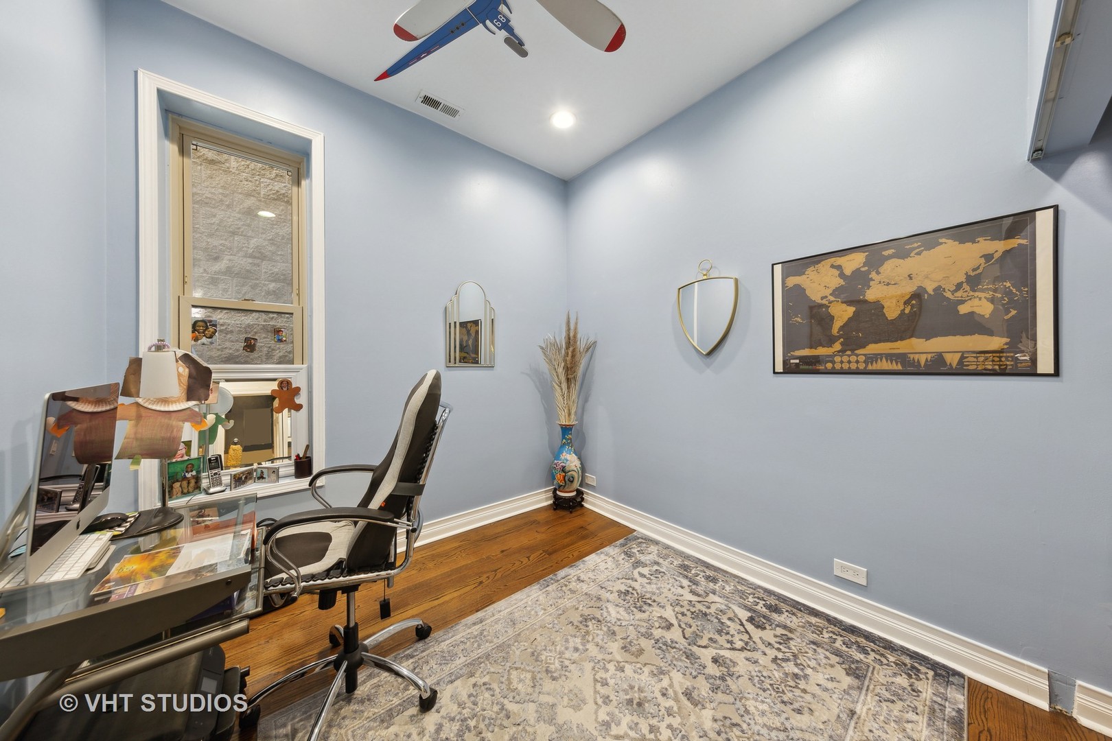 815 South Bell Avenue Chicago, IL 60612 - Photo 8 of 39 a view of a room with gym equipment