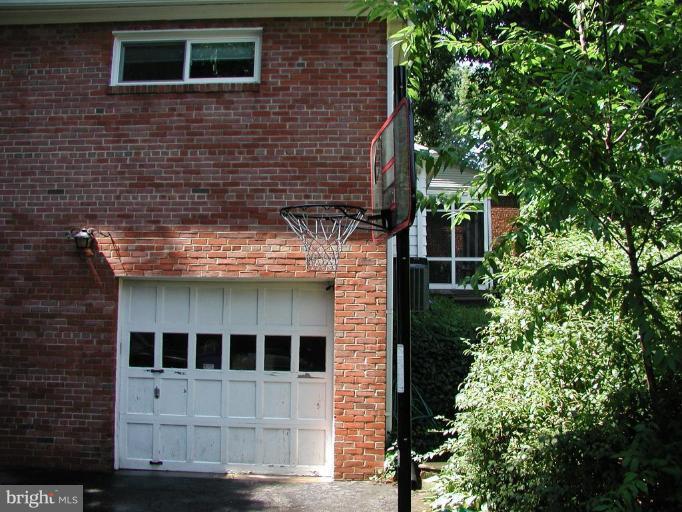 1601 Myrtle Road Silver Spring, MD 20902 - Photo 8 of 28 side parking