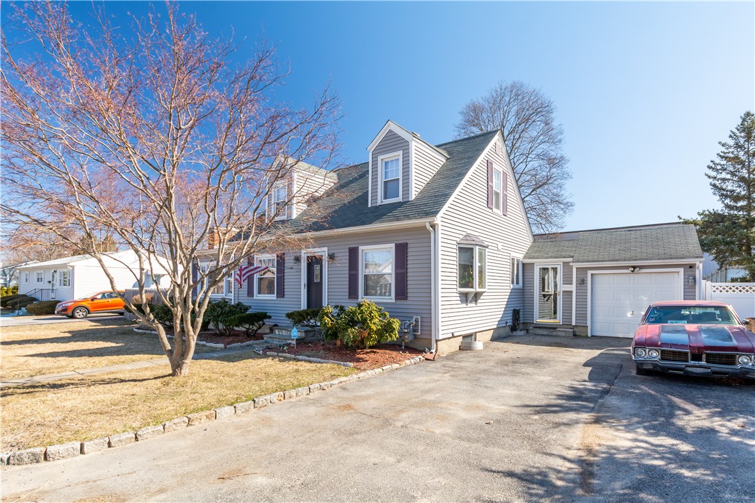 230 Irving Road Warwick, RI 02888 - Photo 3 of 40 Gallery Image 3