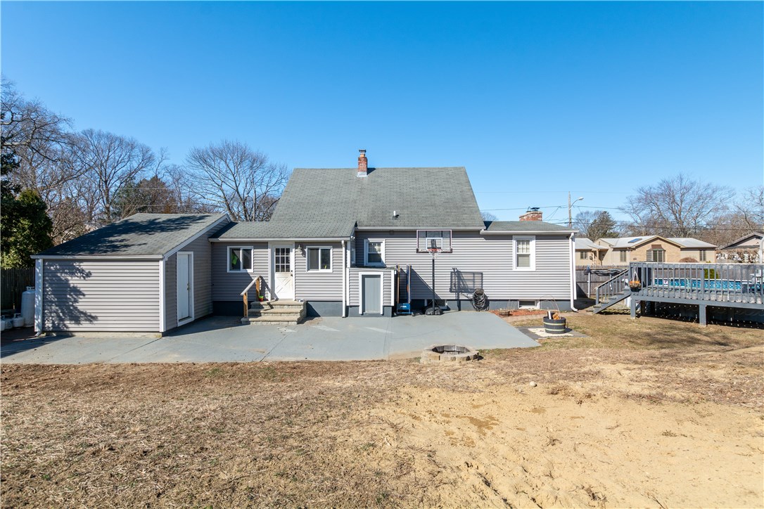 230 Irving Road Warwick, RI 02888 - Photo 5 of 40 Gallery Image 5
