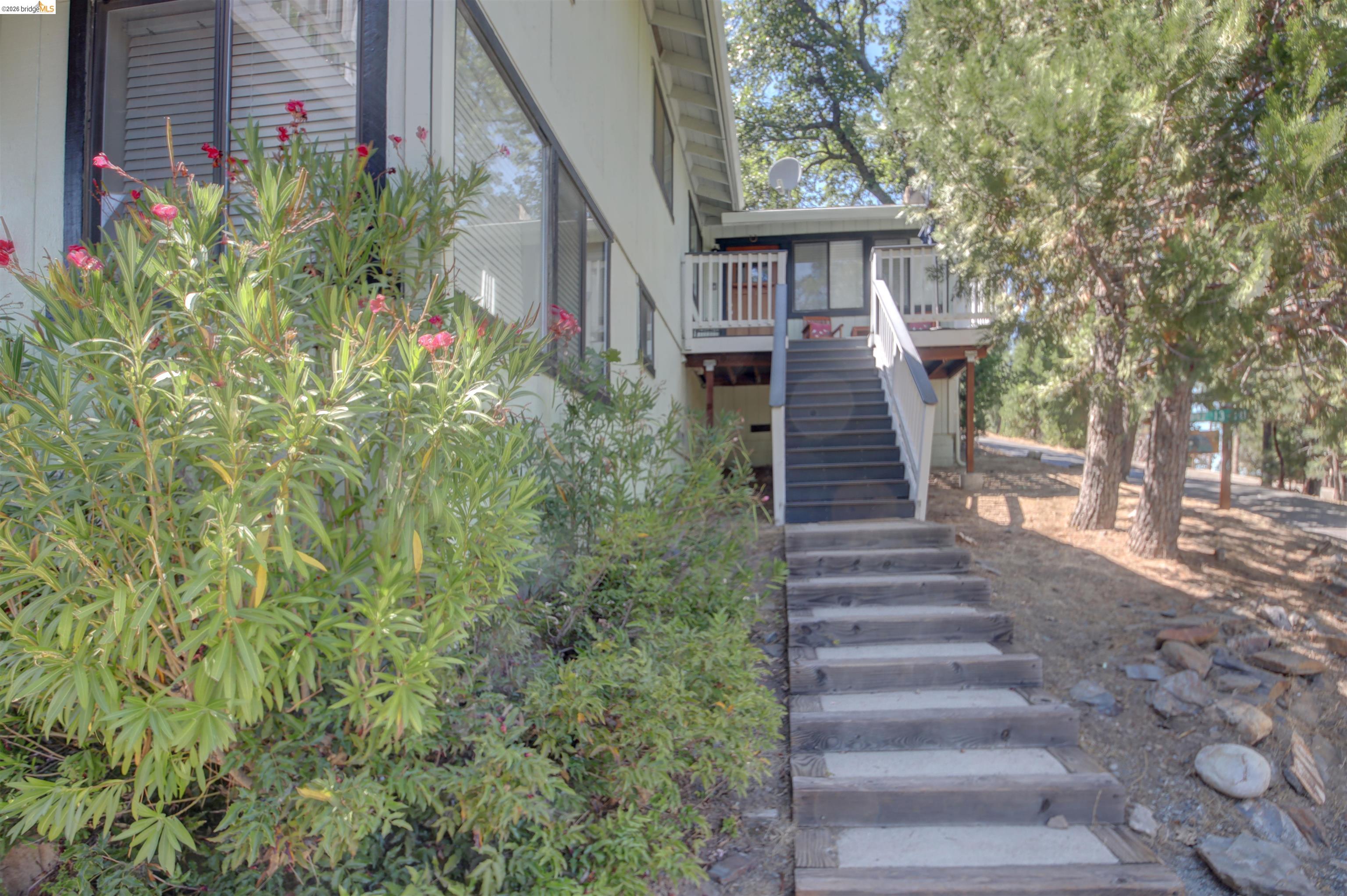 20097 Ridgecrest Way Groveland, CA 95321 - Photo 2 of 47 Gallery Image 2