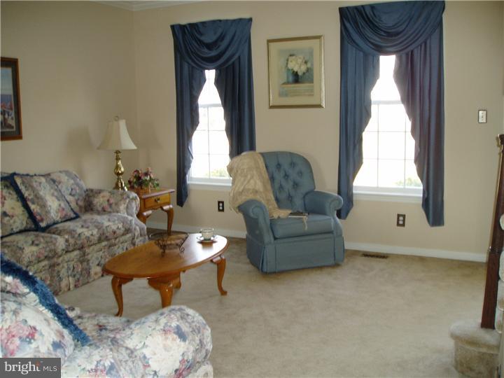 739 Farmhouse Road Mickleton, NJ 08056 - Photo 3 of 25 Living Room
