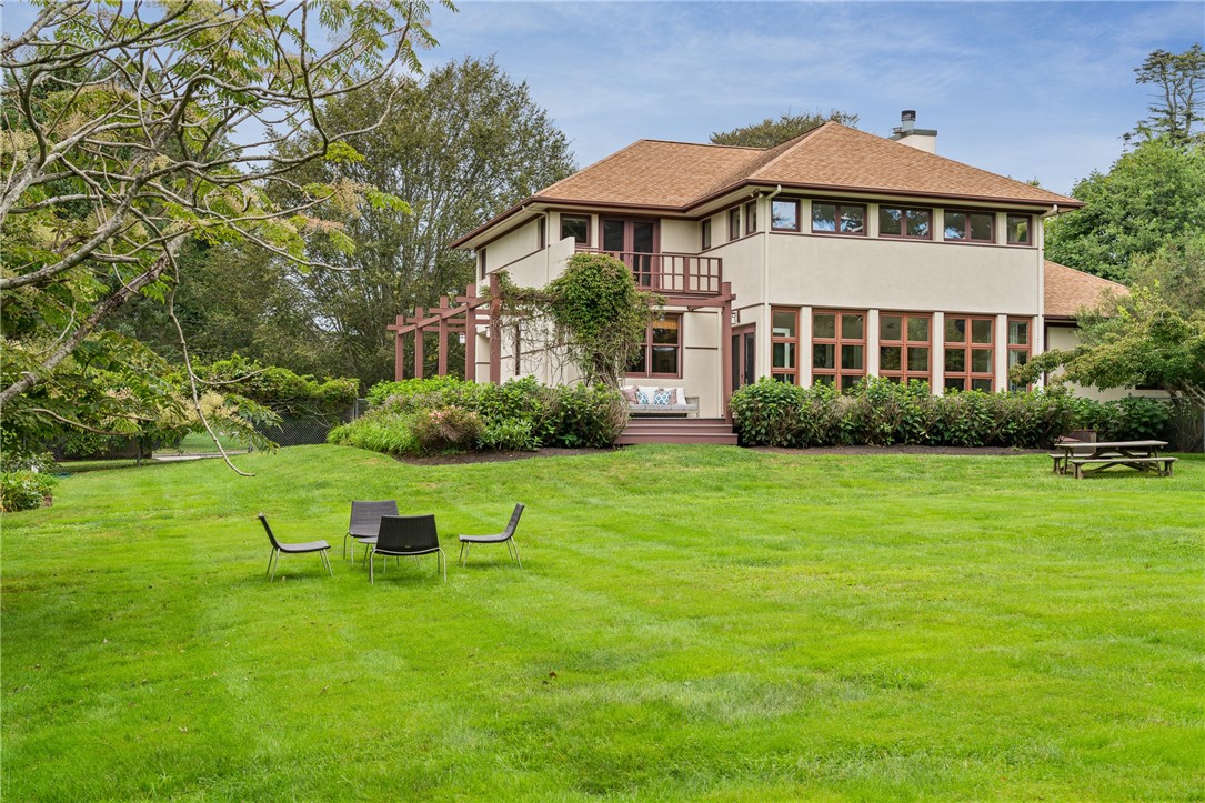 175 Ruggles Avenue Newport, RI 02840 - Photo 4 of 33