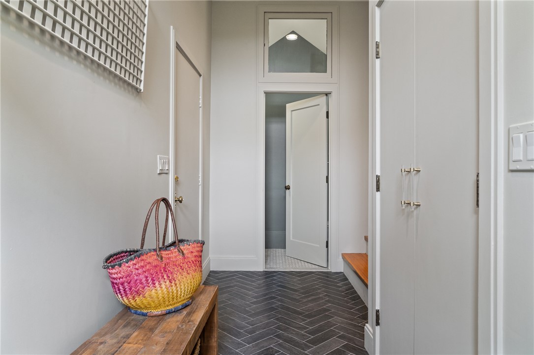 175 Ruggles Avenue Newport, RI 02840 - Photo 5 of 33