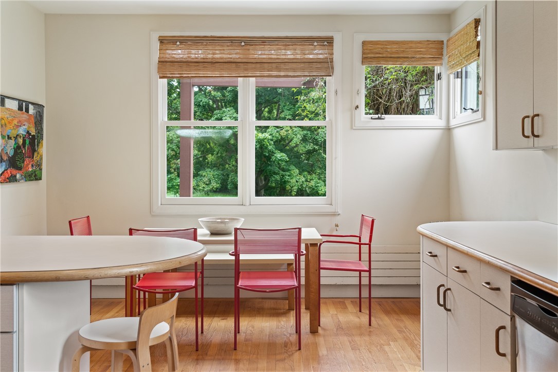 175 Ruggles Avenue Newport, RI 02840 - Photo 8 of 33