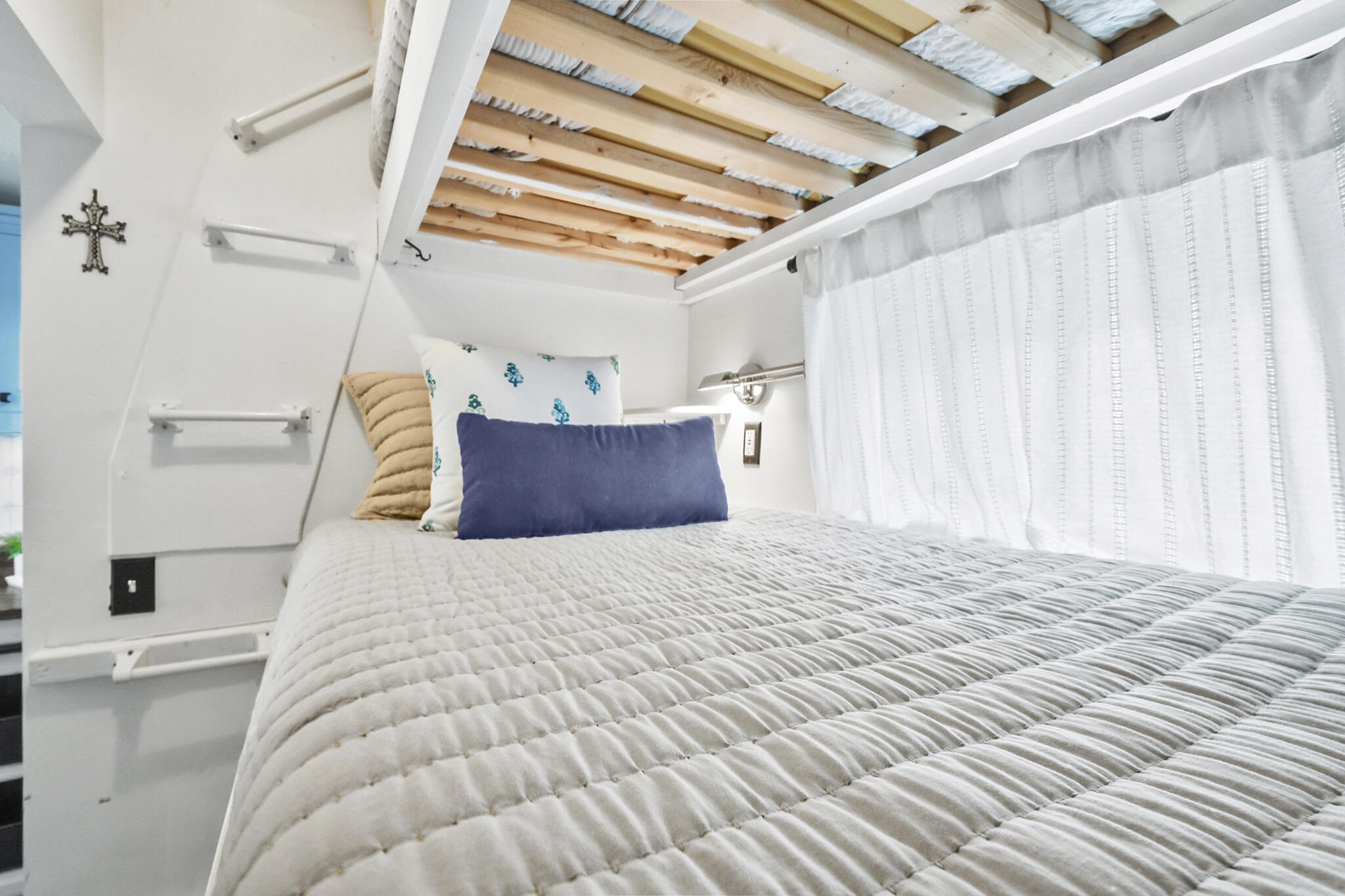 11 Thompson Road, Unit A Buzzards Bay, MA 02532 - Photo 15 of 29 JIM_0796