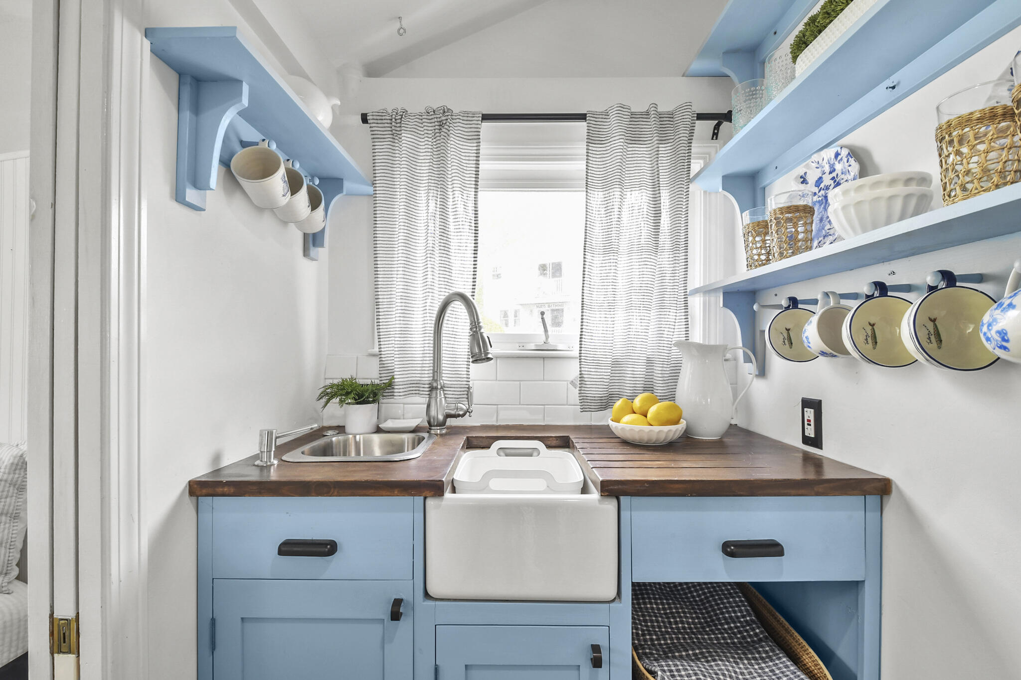 11 Thompson Road, Unit A Buzzards Bay, MA 02532 - Photo 8 of 29 JIM_0805