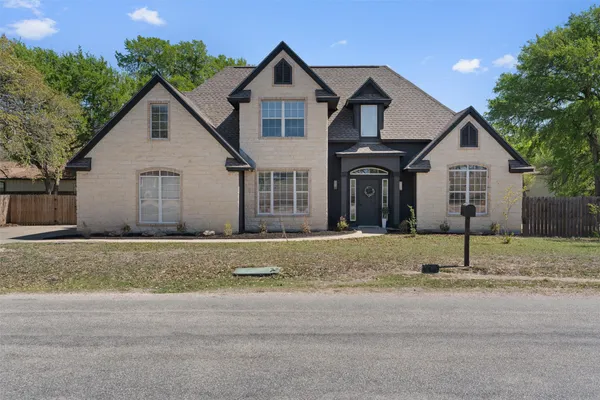 $4,000 | 312 Country Club Drive, La Grange, TX 78945