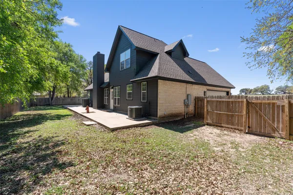 $4,000 | 312 Country Club Drive, La Grange, TX 78945