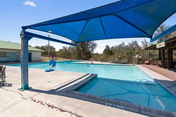 $4,000 | 312 Country Club Drive, La Grange, TX 78945