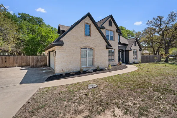 $4,000 | 312 Country Club Drive, La Grange, TX 78945