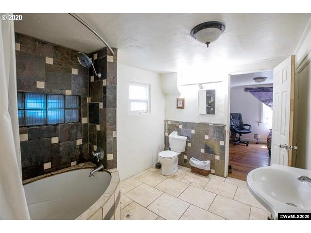 725 8th Street Springfield, OR 97477 - Photo 10 of 28 Gallery Image 10