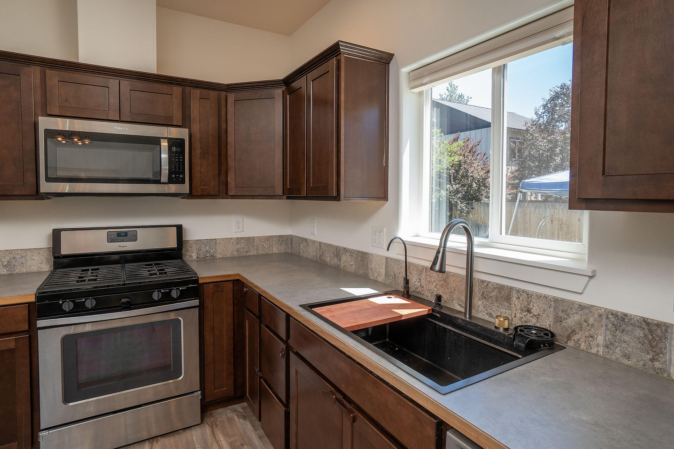 20517 Dylan Loop Bend, OR 97702 - Photo 4 of 18 20517 SE Dylan Loop_0083 copy