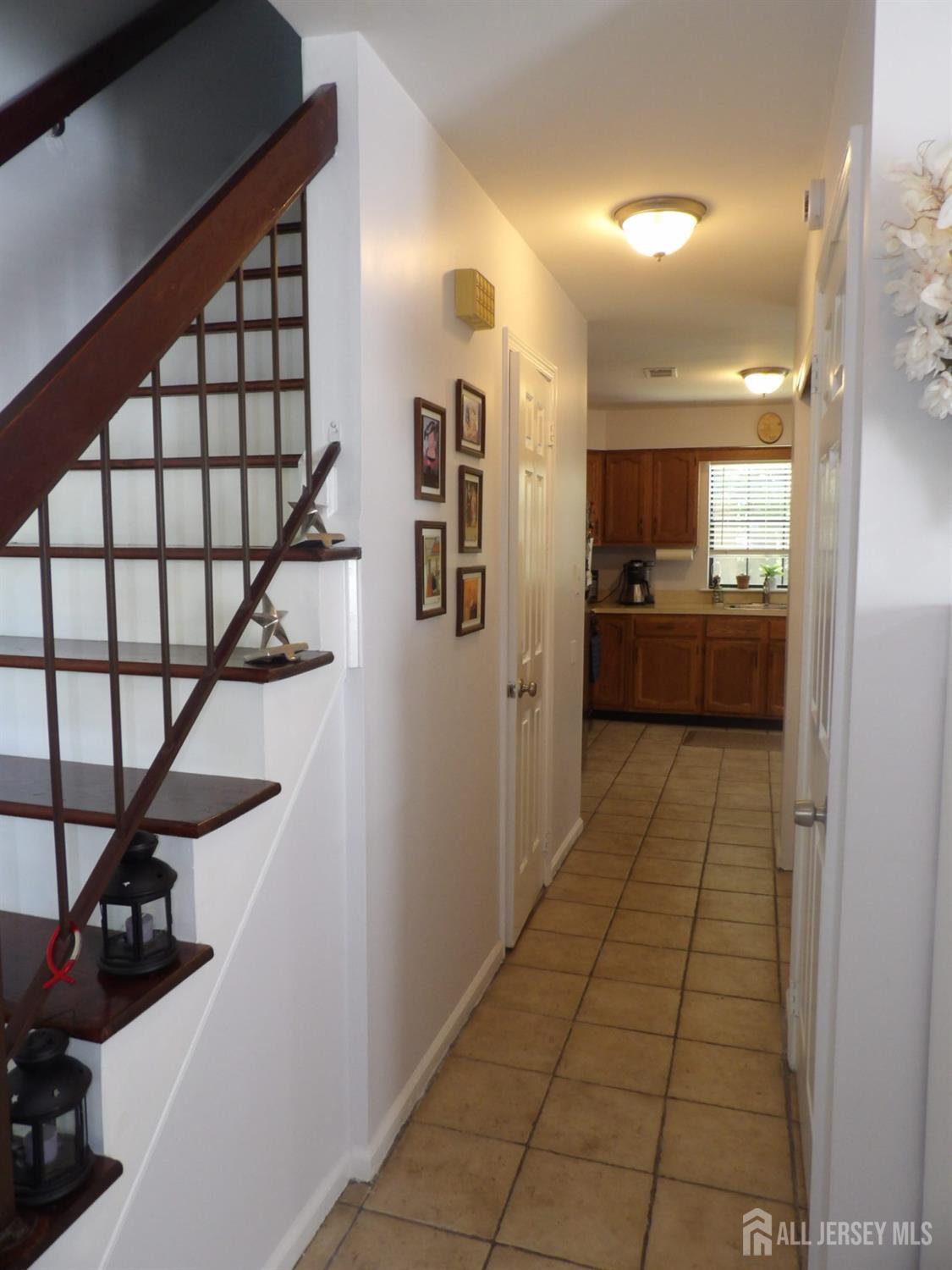 605 Timber Oaks Road Edison, NJ 08820 - Photo 39 of 43