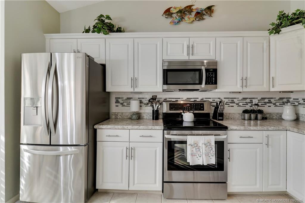 6021 Southeast Martinique Drive, Unit 201 Stuart, FL 34997 - Photo 4 of 31