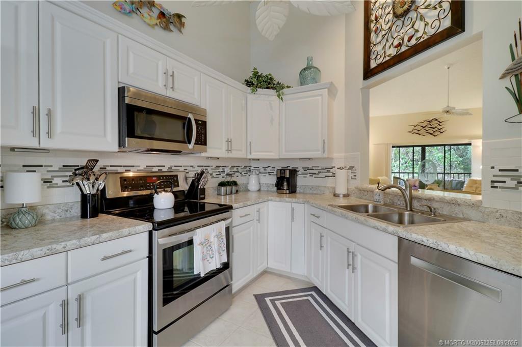 6021 Southeast Martinique Drive, Unit 201 Stuart, FL 34997 - Photo 6 of 31