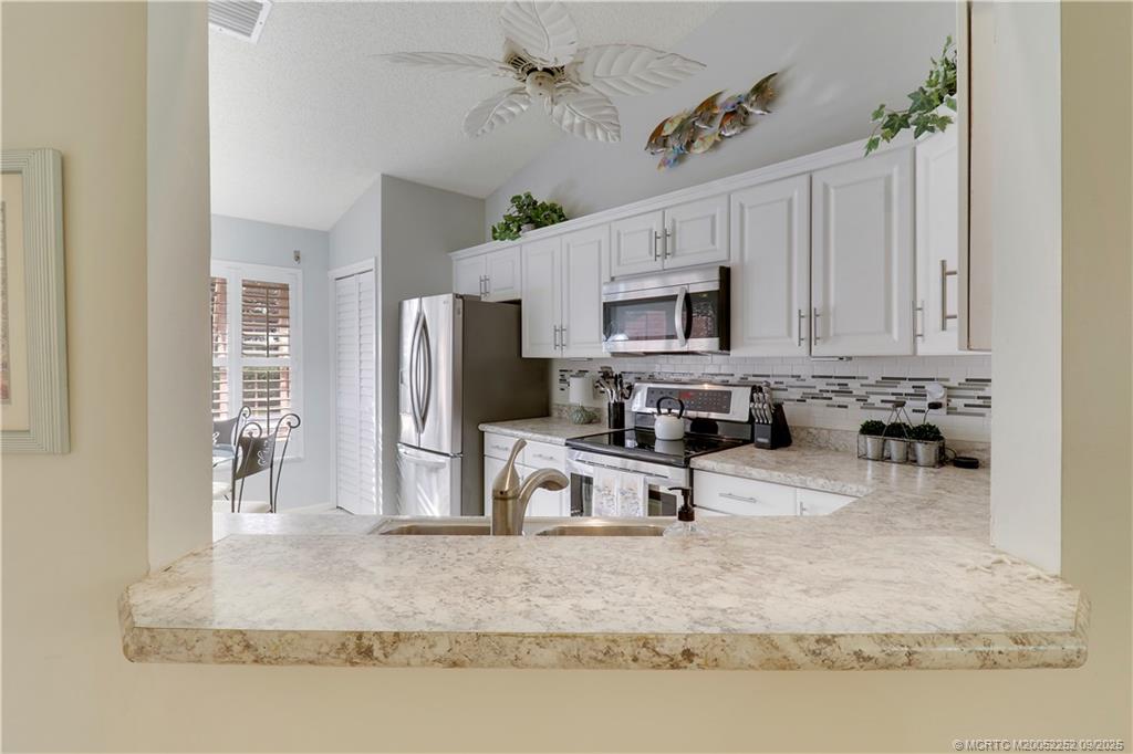 6021 Southeast Martinique Drive, Unit 201 Stuart, FL 34997 - Photo 10 of 31