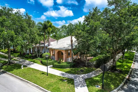 $879,000 | 1825 Dakota Drive, Jupiter, FL 33458