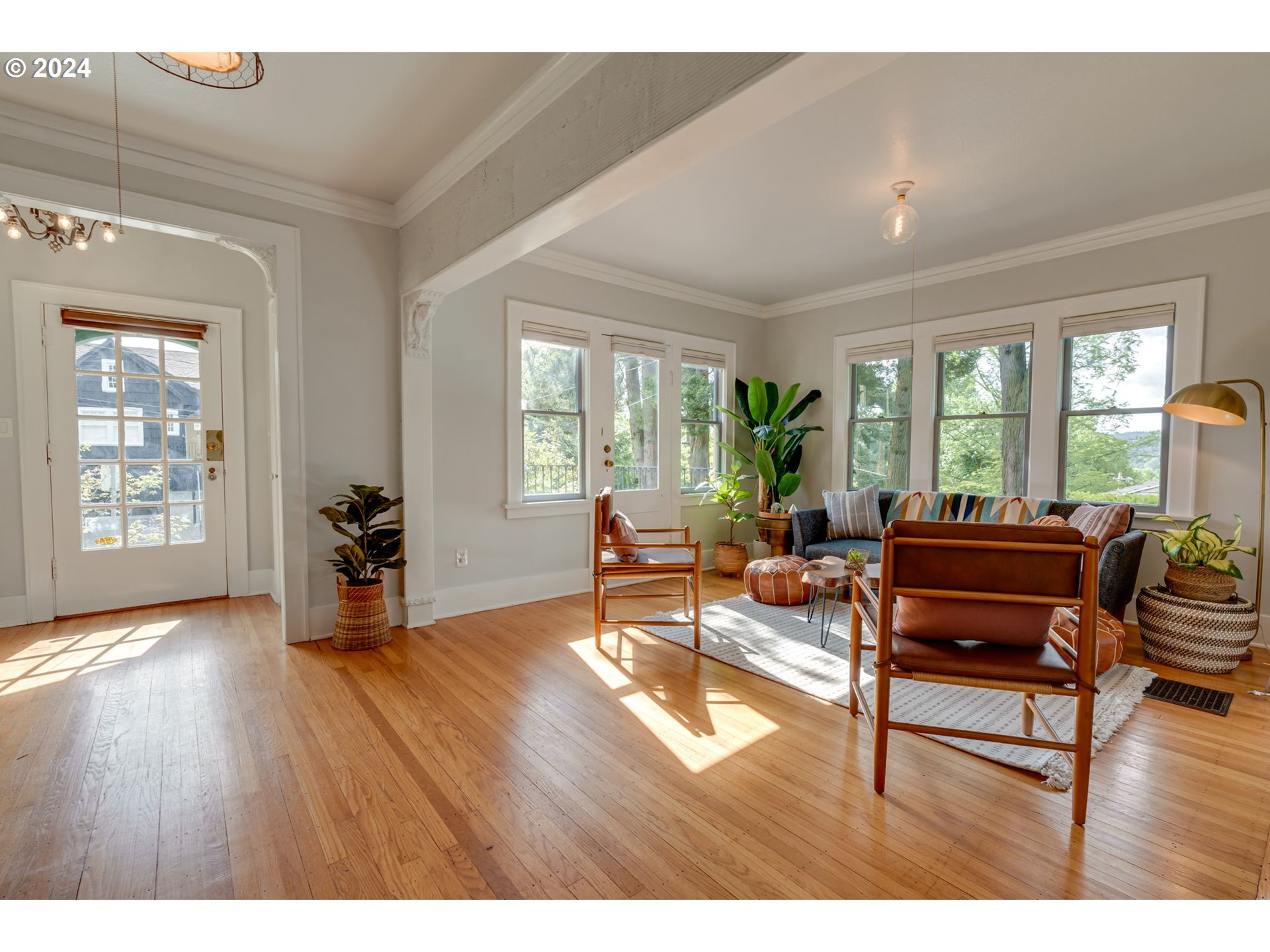 4629 Southwest View Point Terrace Portland, OR 97239 - Photo 3 of 37 Gallery Image 3