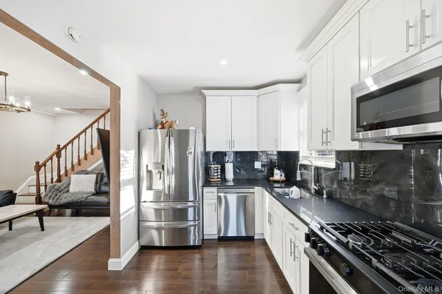 $1,200,000 | 1100 Neill Avenue | Morris Park
