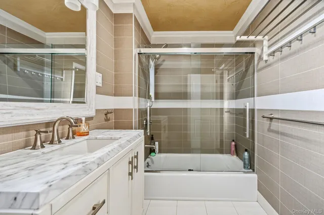 $1,200,000 | 1100 Neill Avenue | Morris Park