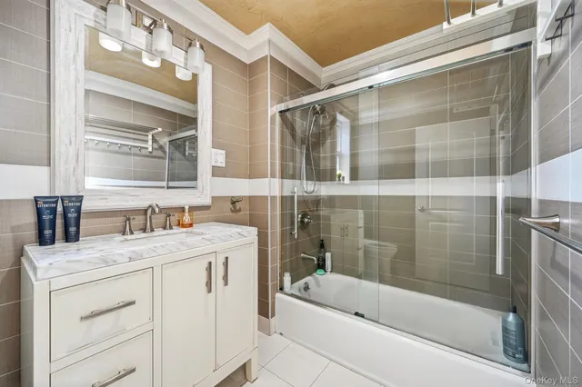 $1,200,000 | 1100 Neill Avenue | Morris Park