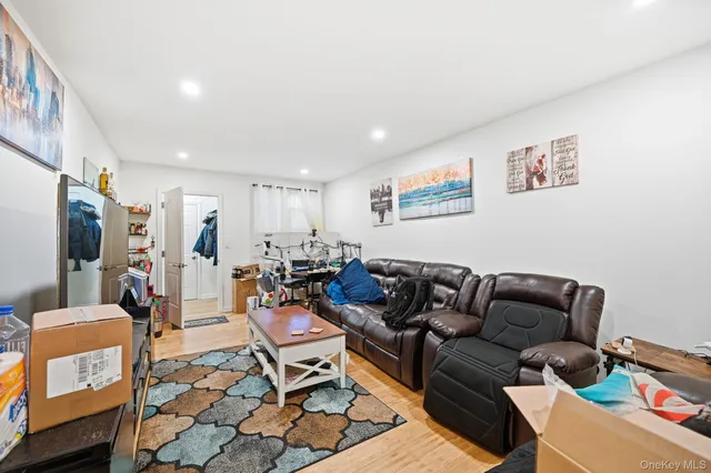 $1,200,000 | 1100 Neill Avenue | Morris Park