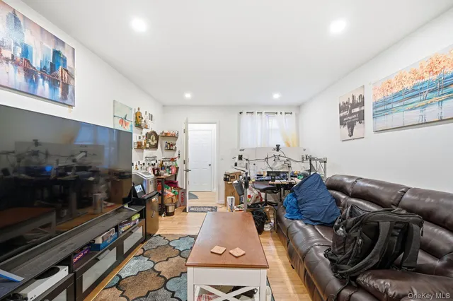 $1,200,000 | 1100 Neill Avenue | Morris Park