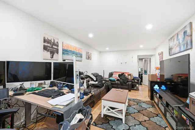 $1,200,000 | 1100 Neill Avenue | Morris Park