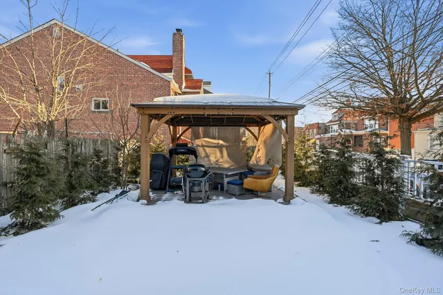 $1,200,000 | 1100 Neill Avenue | Morris Park