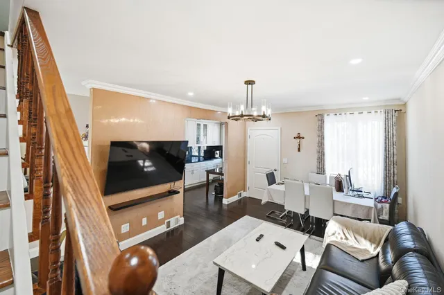 $1,200,000 | 1100 Neill Avenue | Morris Park