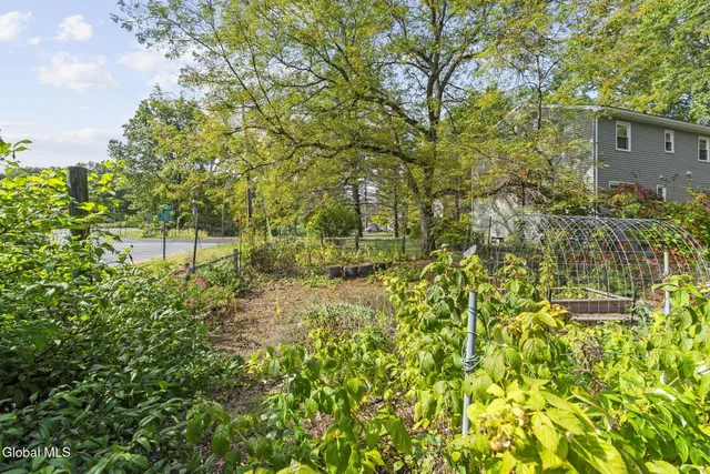 $630,000 | 85 Parkwyn Drive, Bethlehem, NY 12054