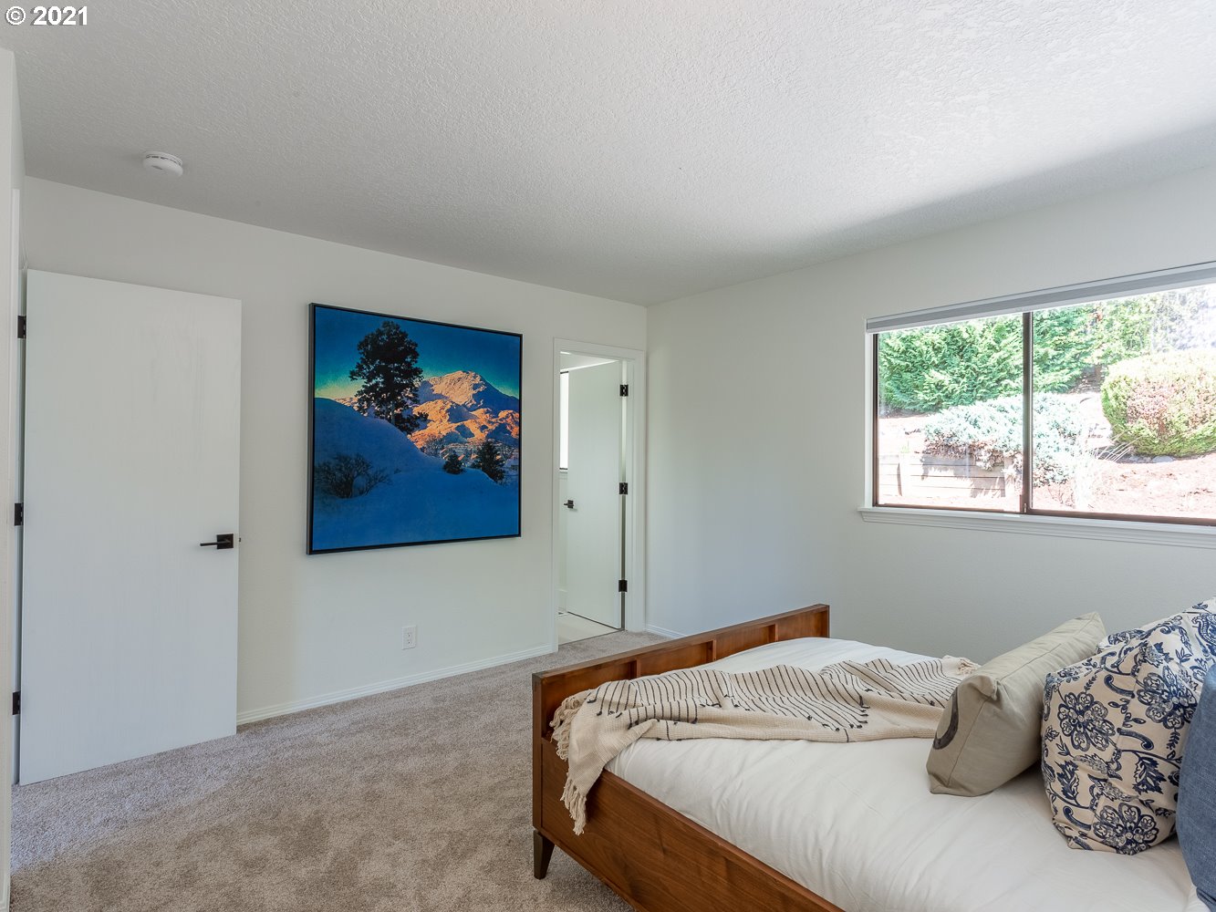 9334 Southwest Boones Ferry Road Portland, OR 97219 - Photo 14 of 28