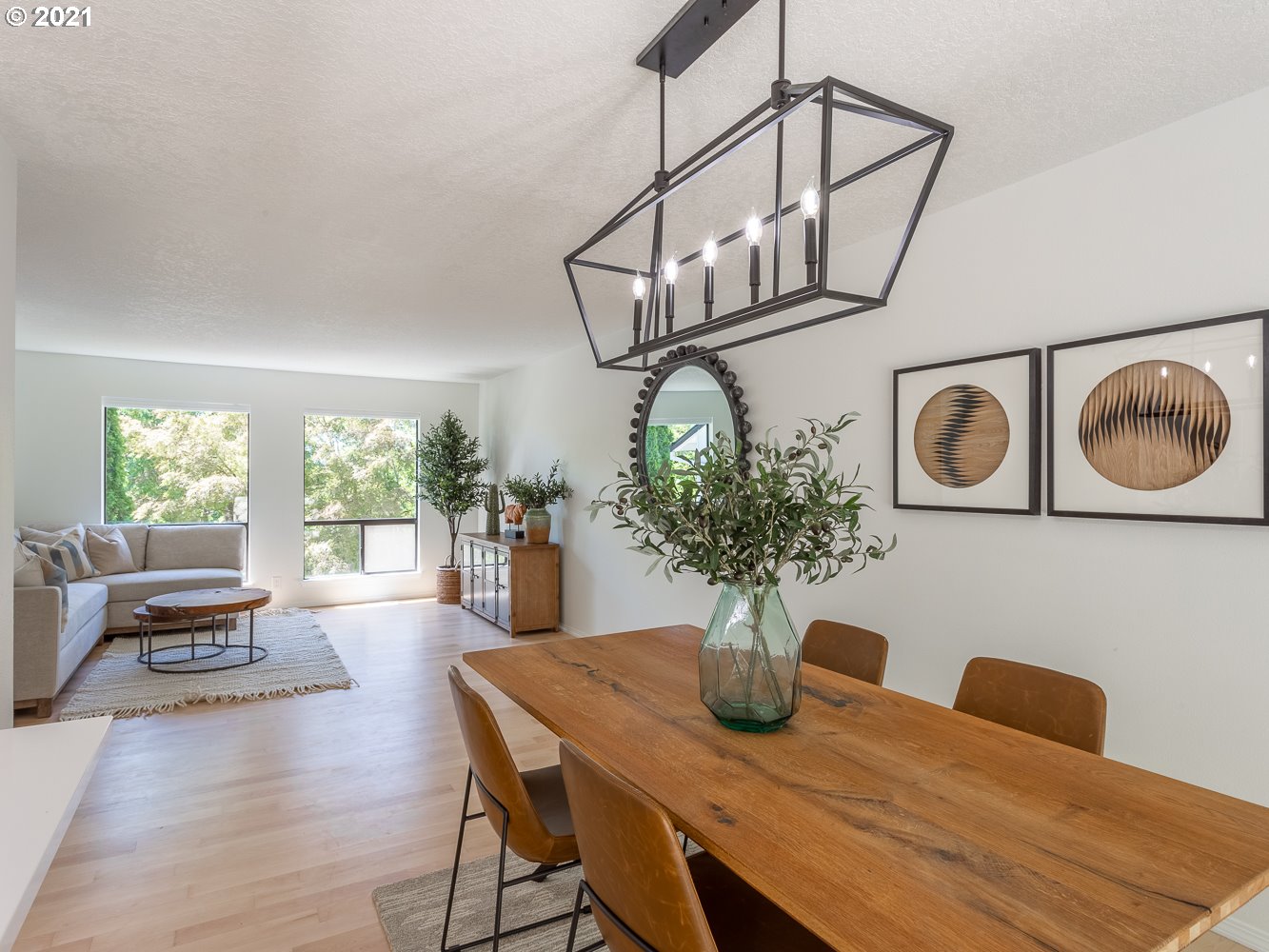 9334 Southwest Boones Ferry Road Portland, OR 97219 - Photo 8 of 28
