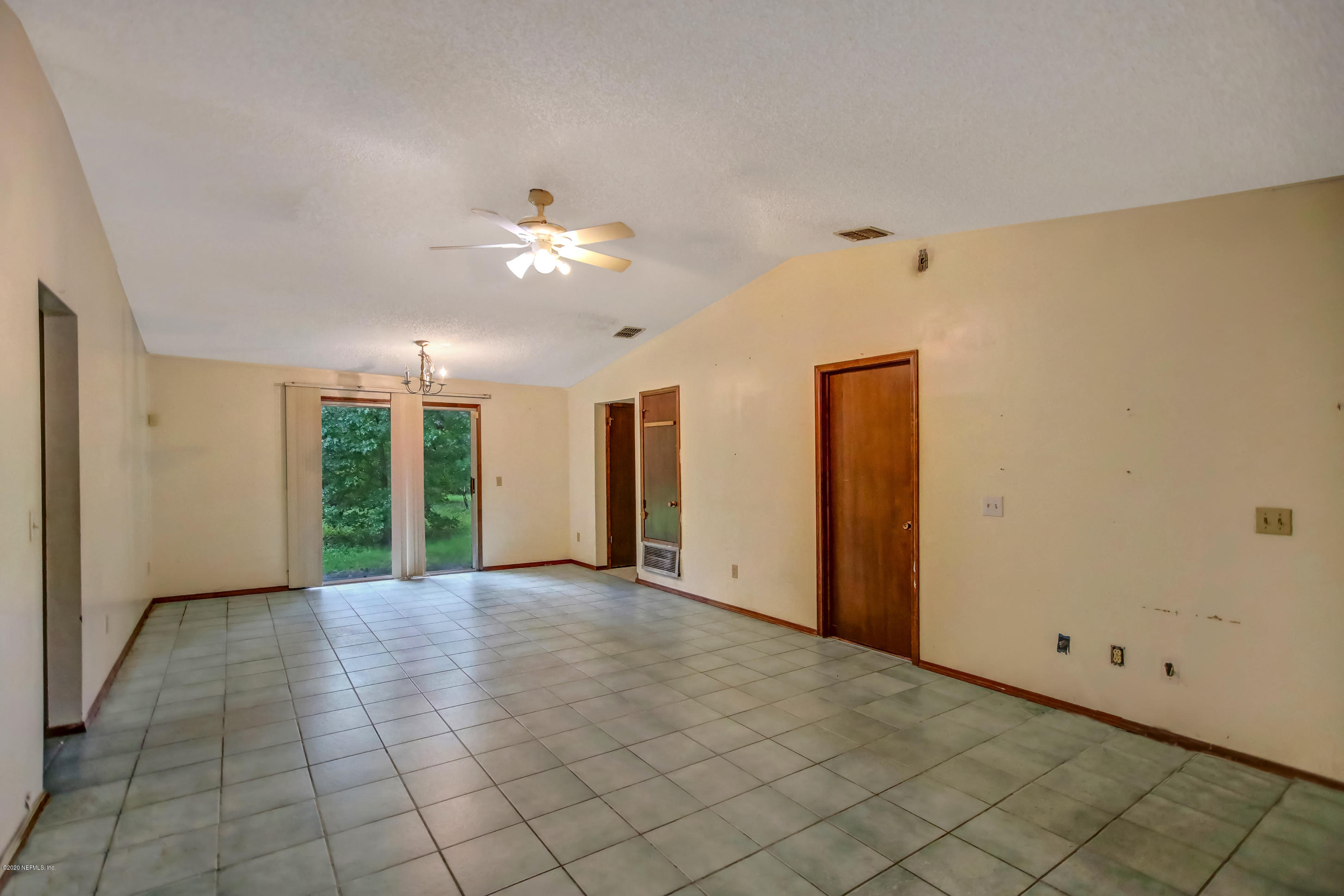 2581 Spring Lake Road Jacksonville, FL 32210 - Photo 6 of 30 5J4A7915_6_7