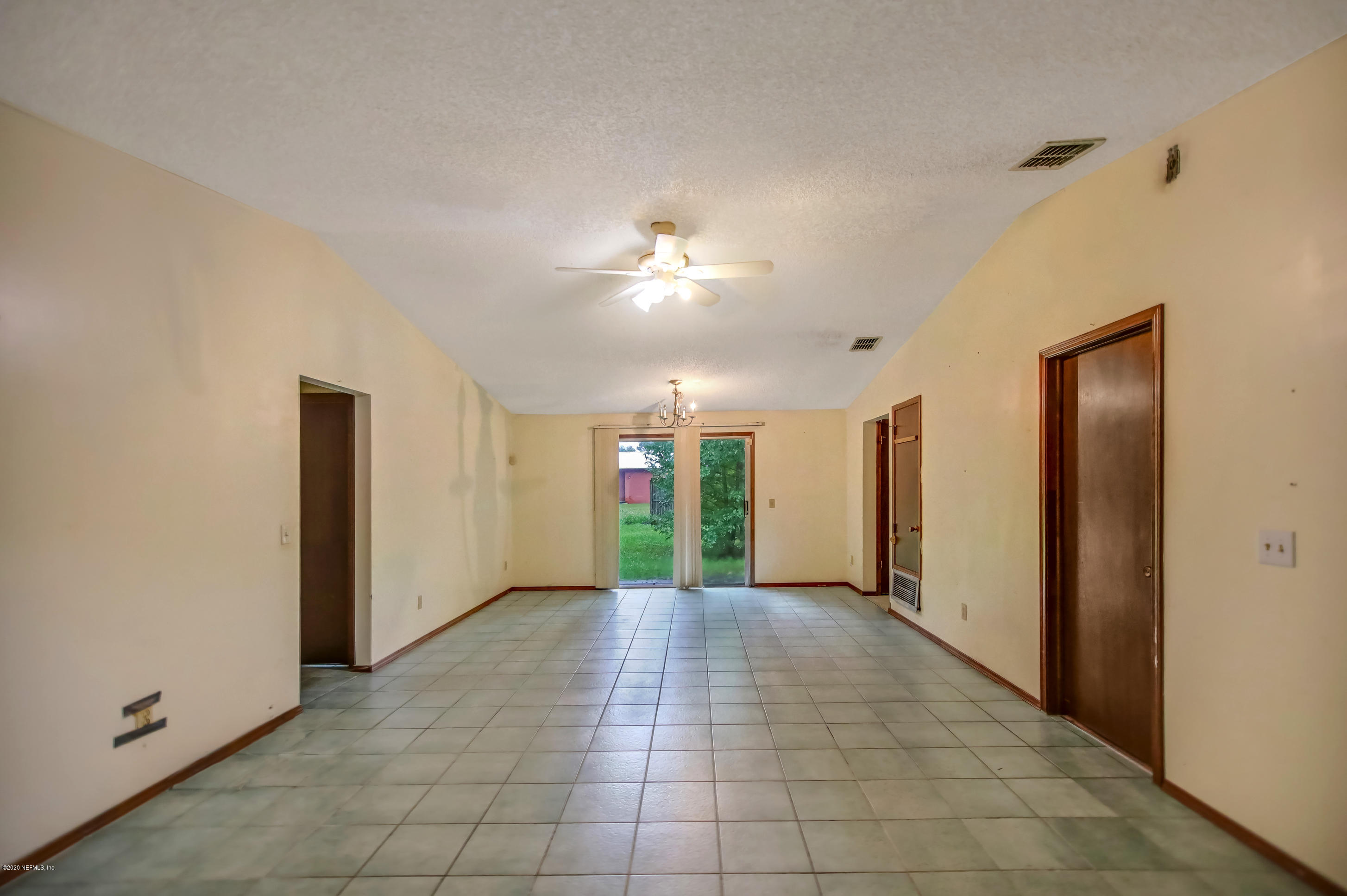 2581 Spring Lake Road Jacksonville, FL 32210 - Photo 7 of 30 5J4A7921_2_3