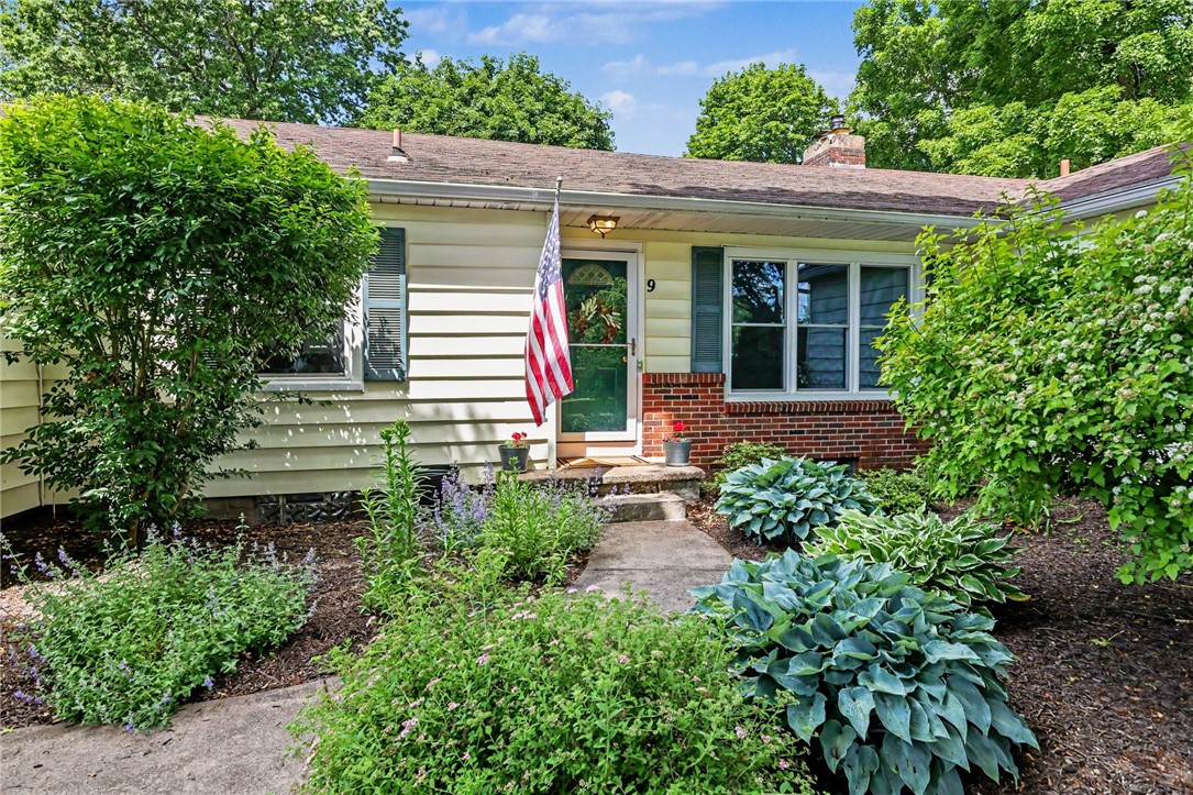 9 Poplar Drive Rochester, NY 14625 - Photo 3 of 27