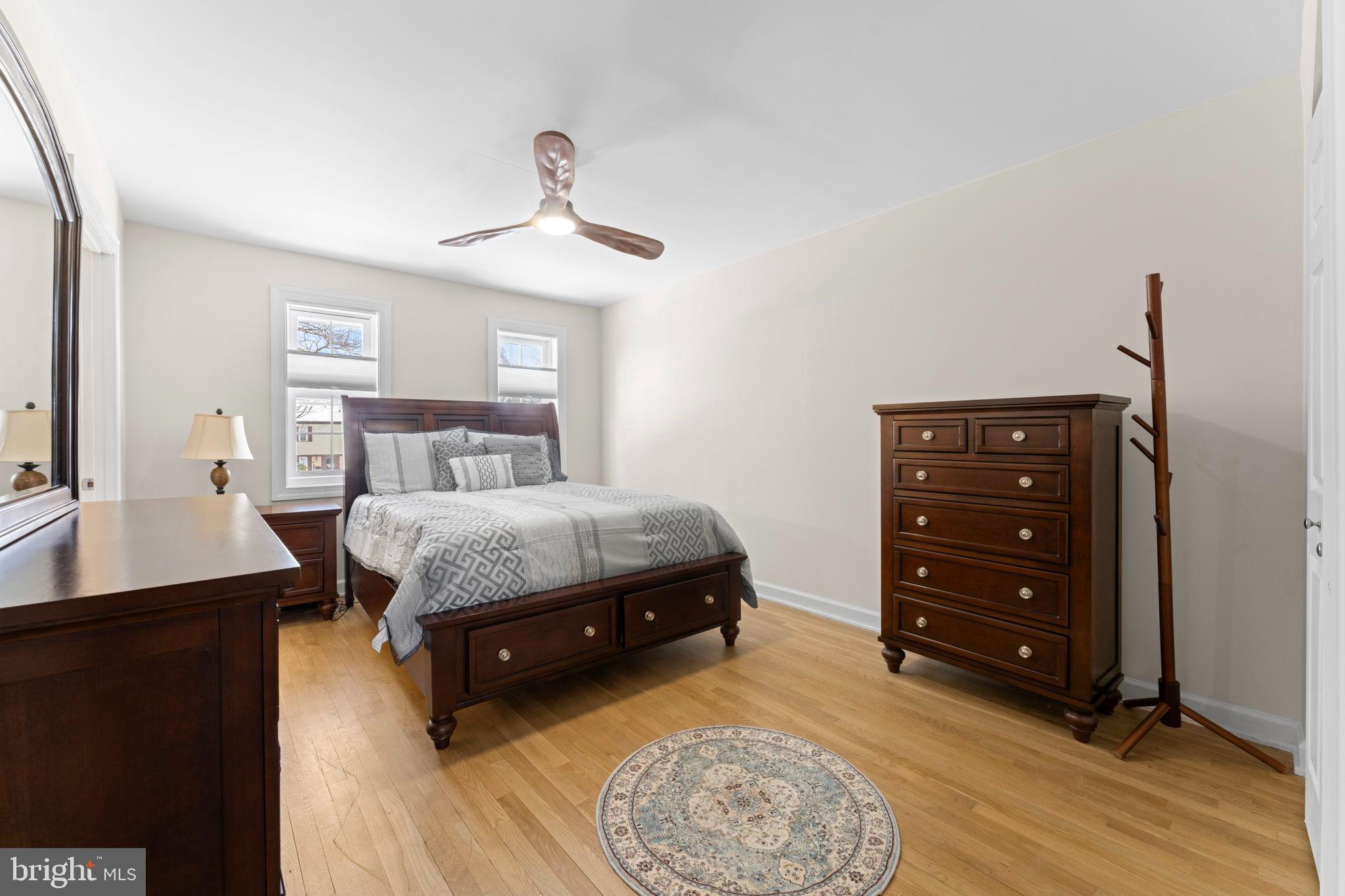6406 Gildar Street Alexandria, VA 22310 - Photo 11 of 32 Primary bedroom upstairs.
