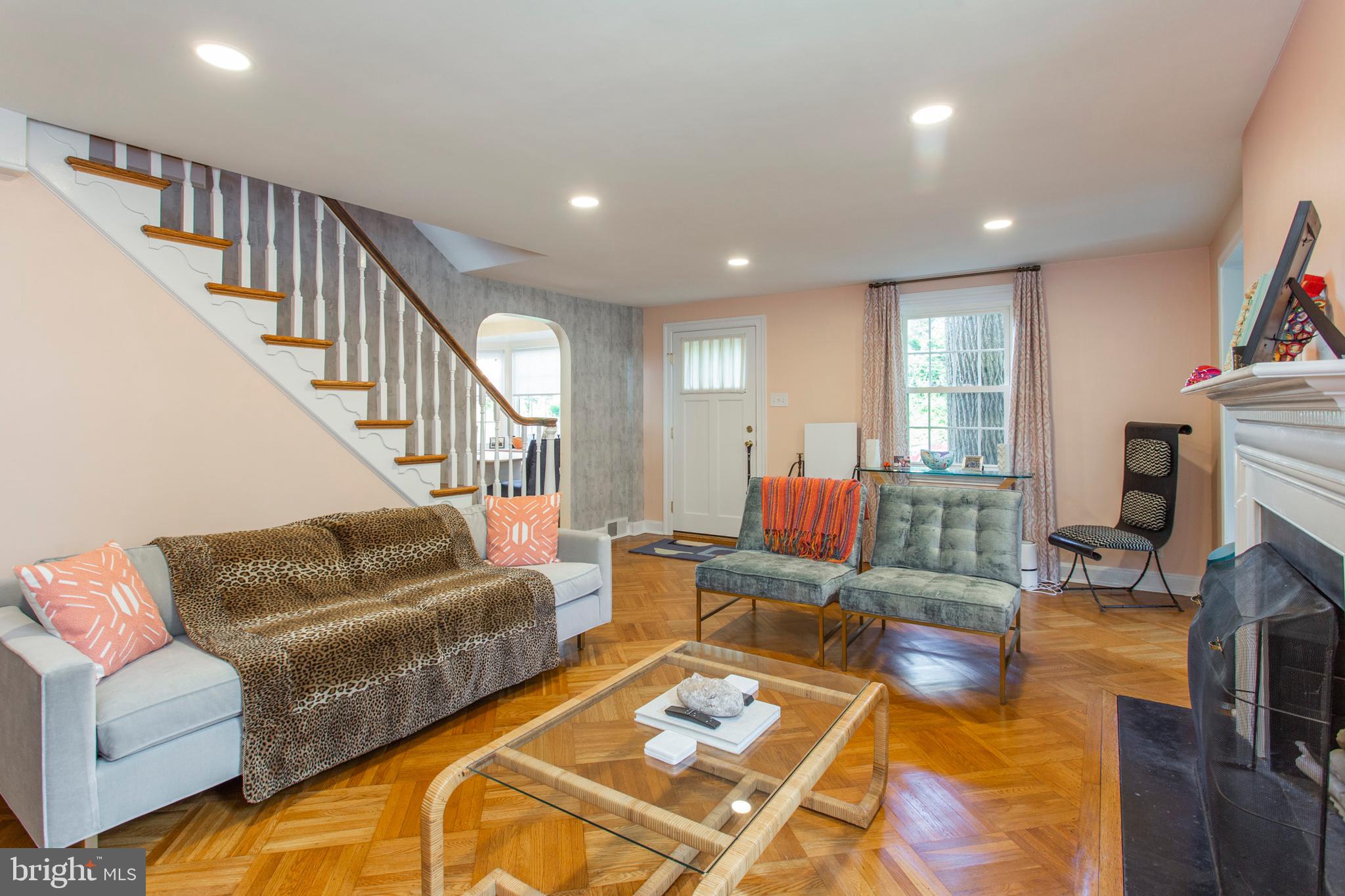 1700 Manor Road Havertown, PA 19083 - Photo 5 of 29 Living Room