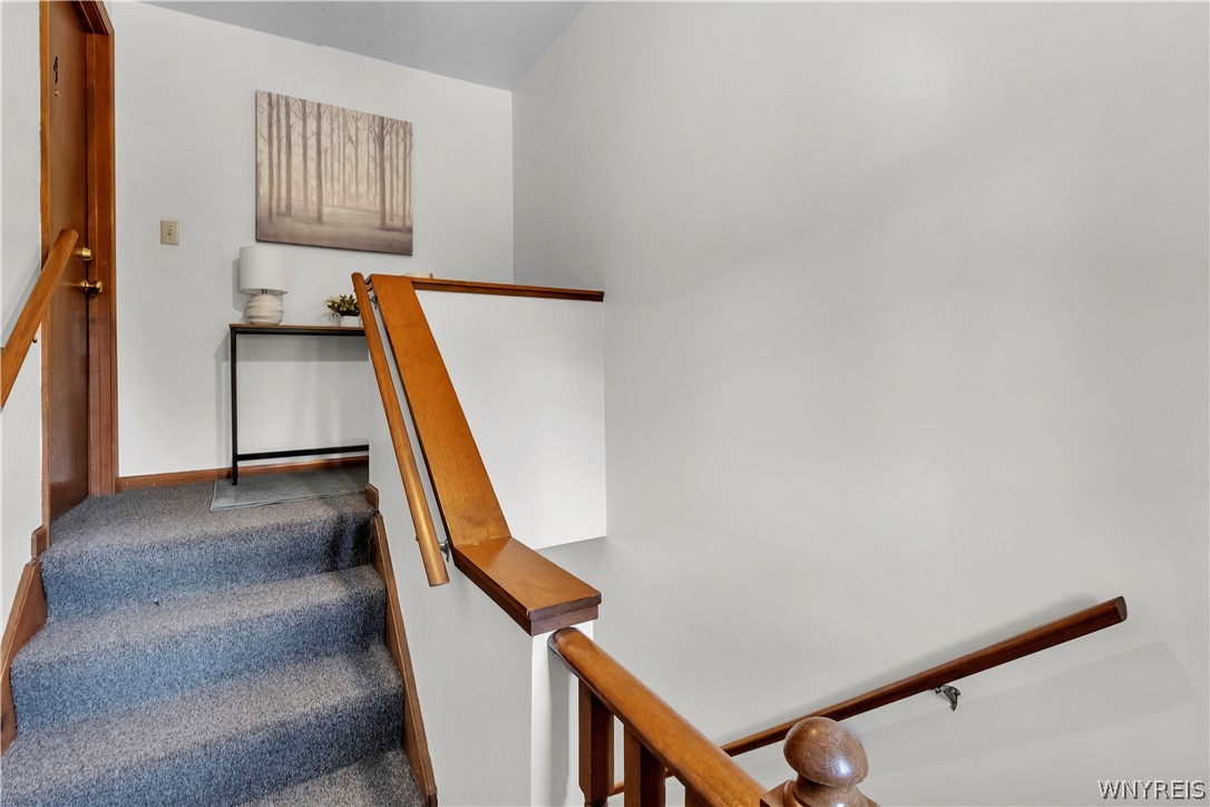 4765 Chestnut Ridge Road, Unit 4 Amherst, NY 14228 - Photo 35 of 45 Hallway to upstairs