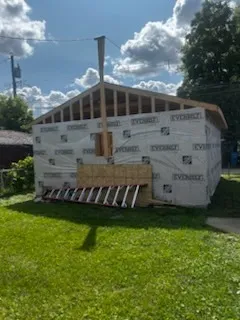 a view of a back yard