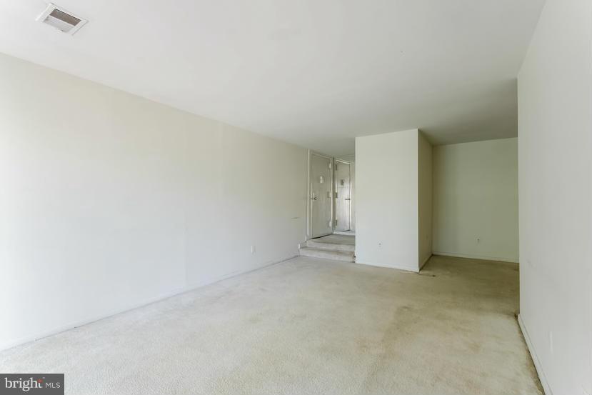11260 Chestnut Grove Square, Unit 138 Reston, VA 20190 - Photo 5 of 25 Interior (General)