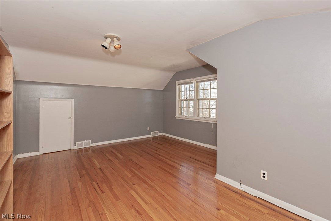 3006 Ludlow Road Cleveland, OH 44120 - Photo 18 of 30 Gallery Image 18