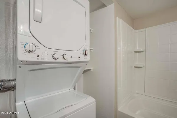 $995 | 318 East Vine Circle, Unit 201, Mesa, AZ 85210