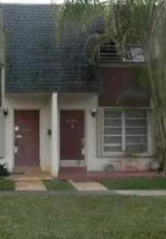 $2,300 | 5293 Southwest 40th Avenue, Unit 9, Fort Lauderdale, FL 33314