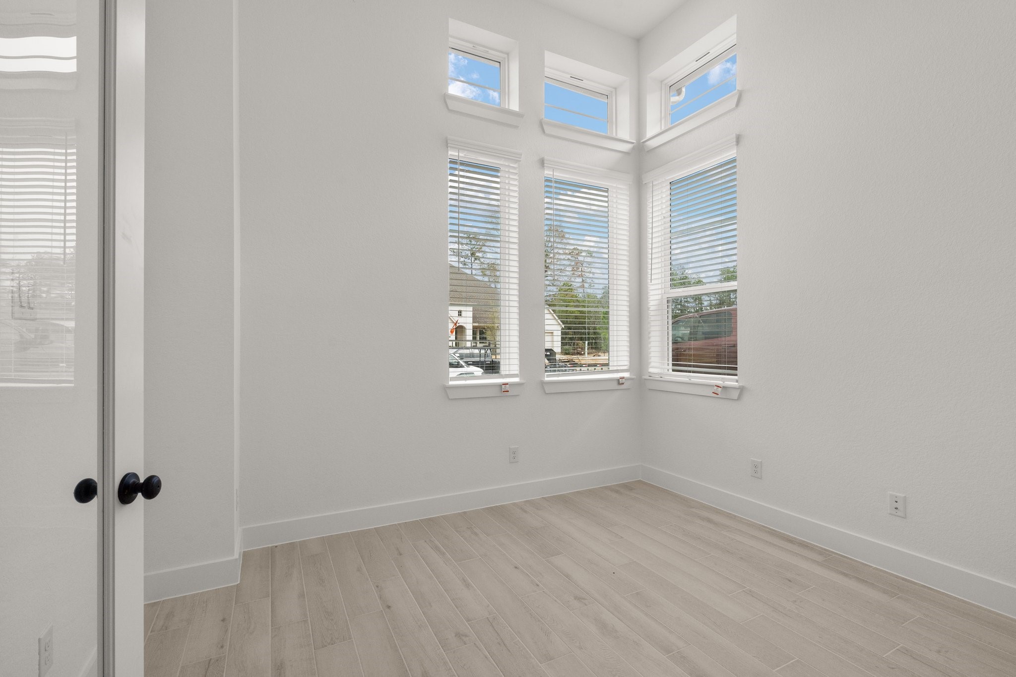 15719 Hoptree Hts Lane Conroe, TX 77302 - Photo 14 of 32 representative photo